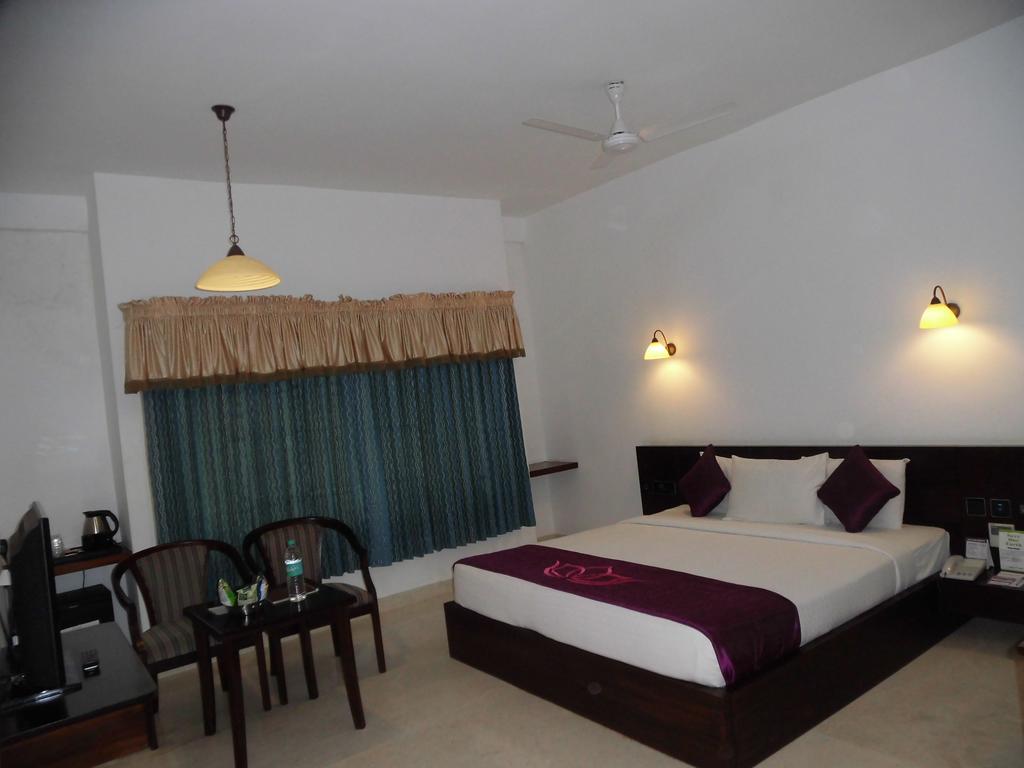 Lakshmi Hotel Thanjavur Phòng bức ảnh