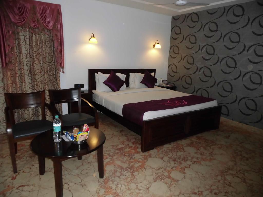 Lakshmi Hotel Thanjavur Phòng bức ảnh