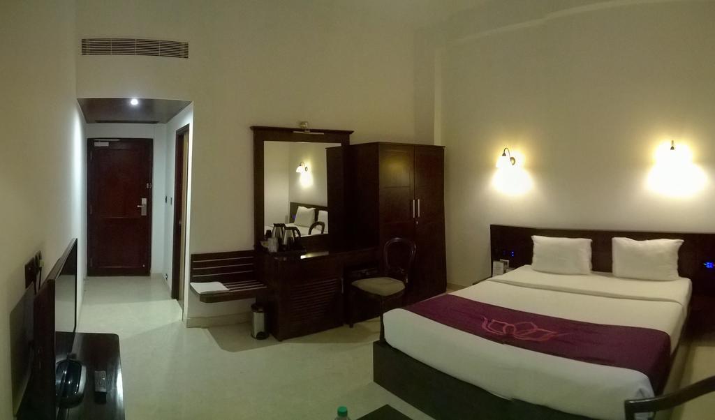 Lakshmi Hotel Thanjavur Phòng bức ảnh