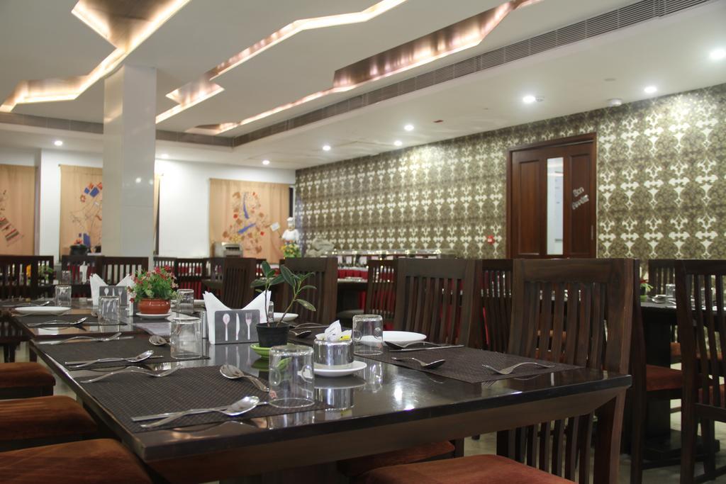 Lakshmi Hotel Thanjavur Ngoại thất bức ảnh